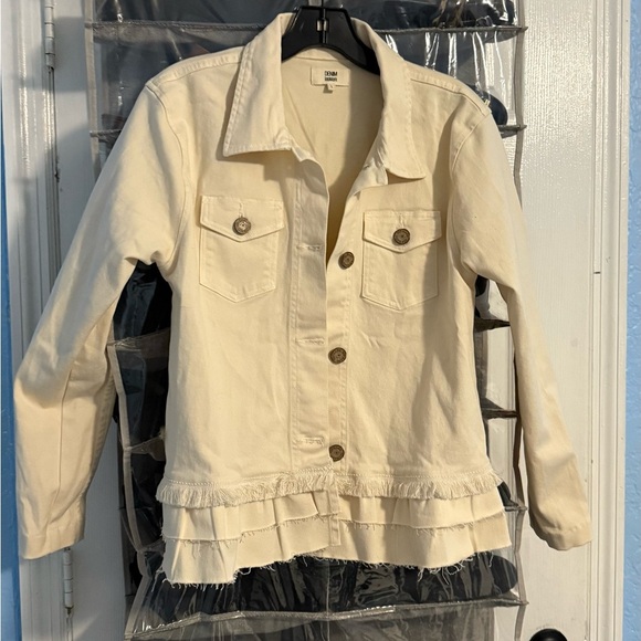 DENIM TopMark Women's Cream Jacket with Ruffle Hem - Picture 5 of 5